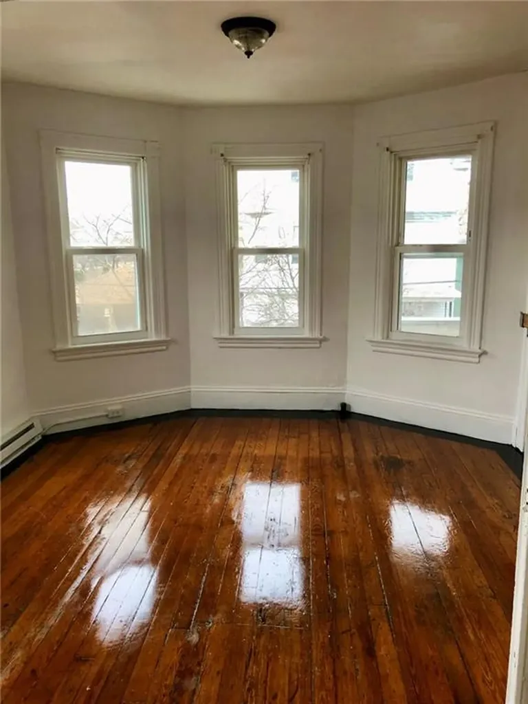 11 13 Wisdom Avenue Providence RI 02908
