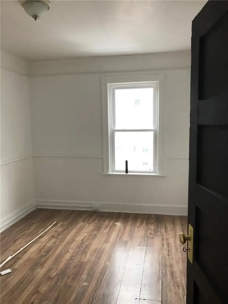 11 13 Wisdom Avenue Providence RI 02908