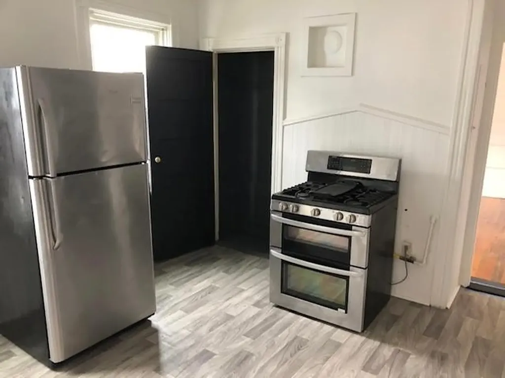 11 13 Wisdom Avenue Providence RI 02908