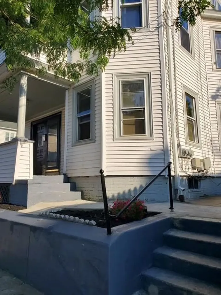 11 13 Wisdom Avenue Providence RI 02908
