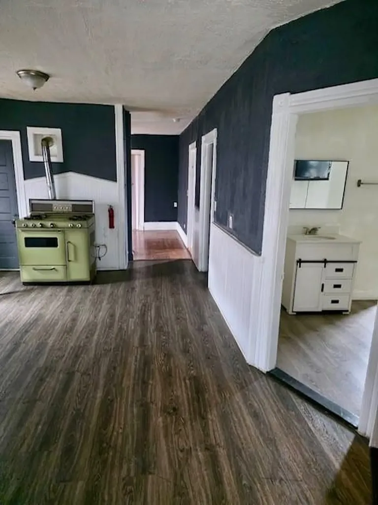 11 13 Wisdom Avenue Providence RI 02908
