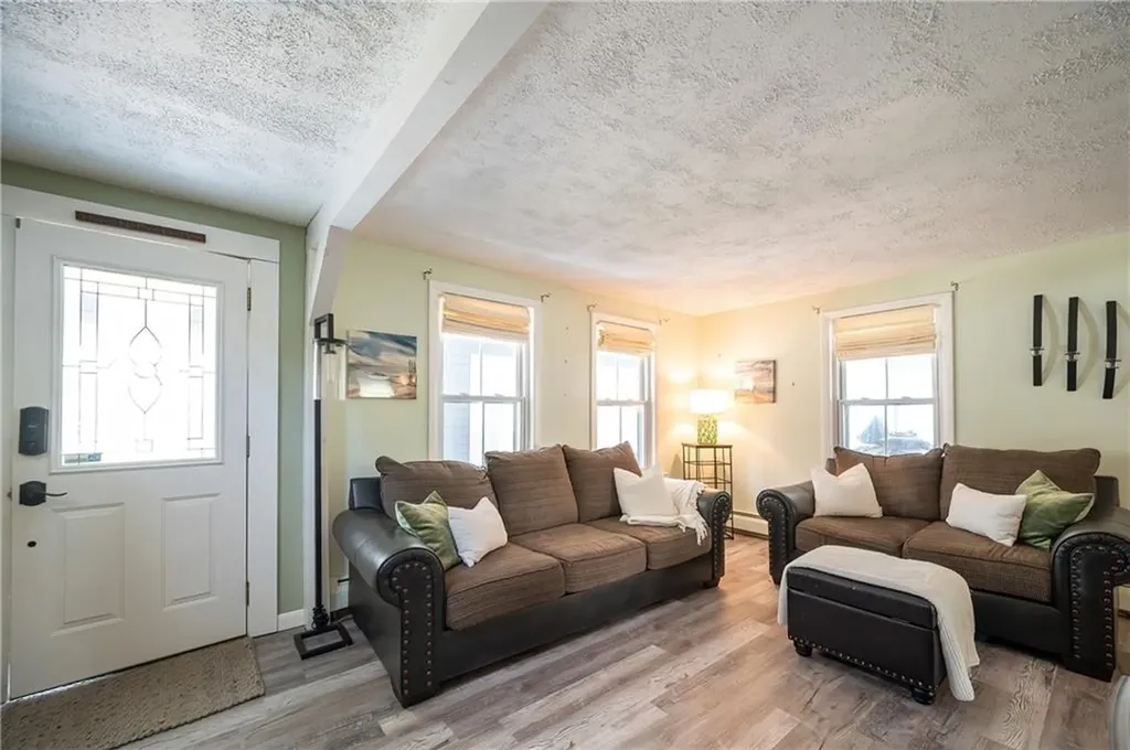 21 Wilcox Street Warwick RI 02889