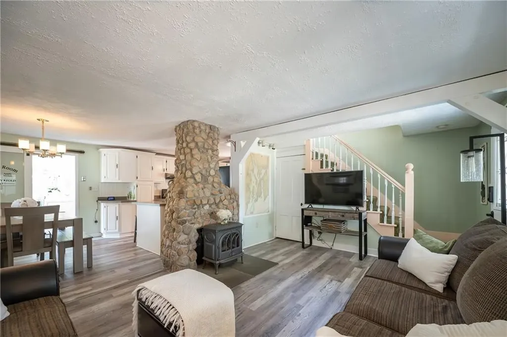 21 Wilcox Street Warwick RI 02889