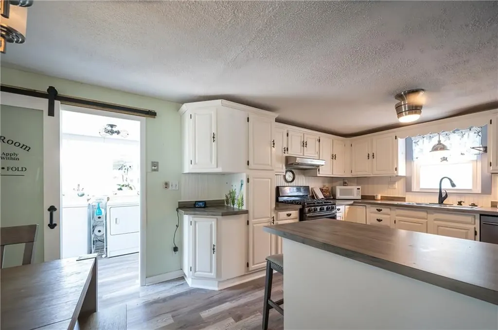21 Wilcox Street Warwick RI 02889