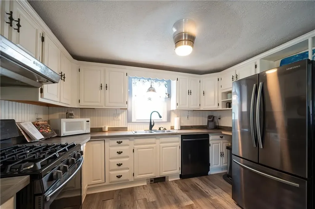 21 Wilcox Street Warwick RI 02889
