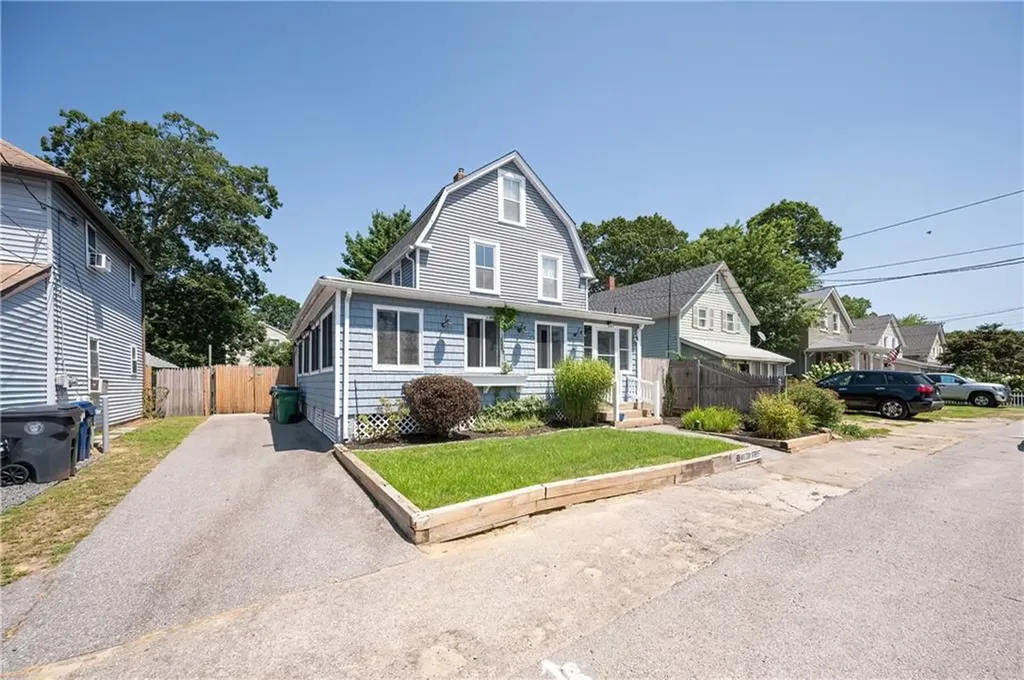 21 Wilcox Street Warwick RI 02889
