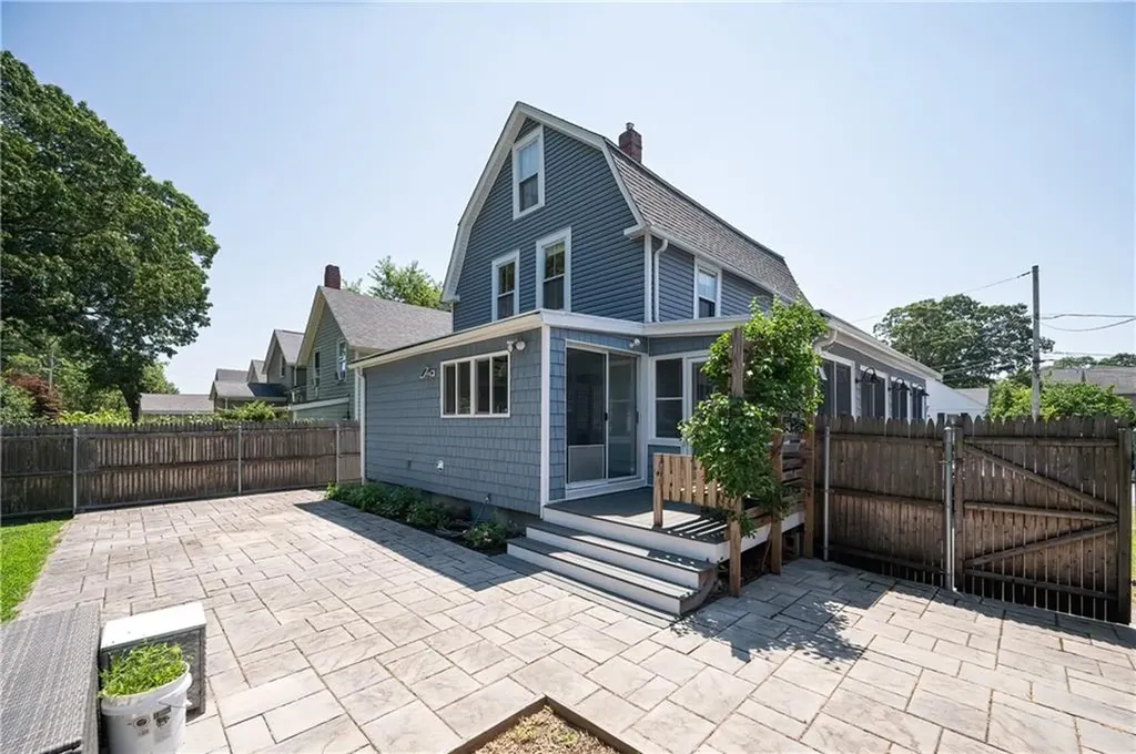 21 Wilcox Street Warwick RI 02889