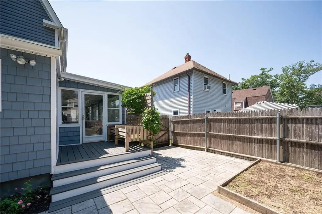21 Wilcox Street Warwick RI 02889