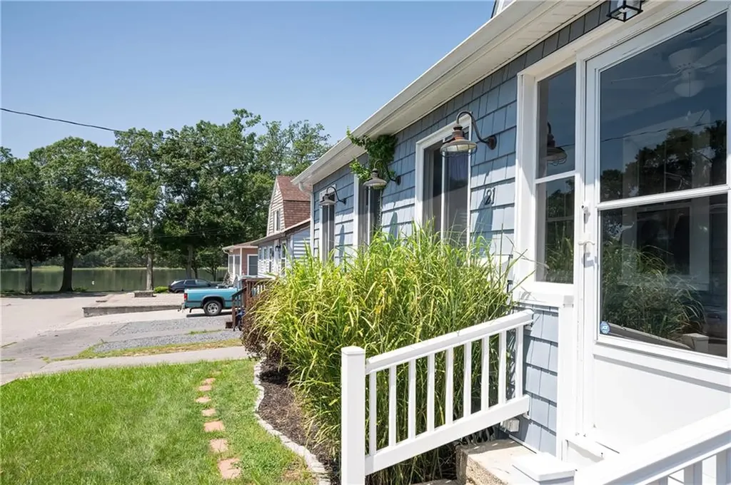 21 Wilcox Street Warwick RI 02889