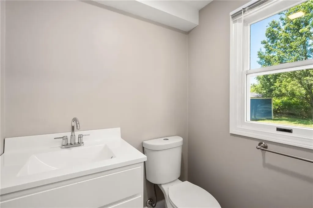 476 Green End Avenue Middletown RI 02842