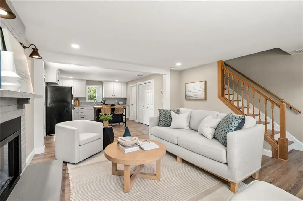 476 Green End Avenue Middletown RI 02842