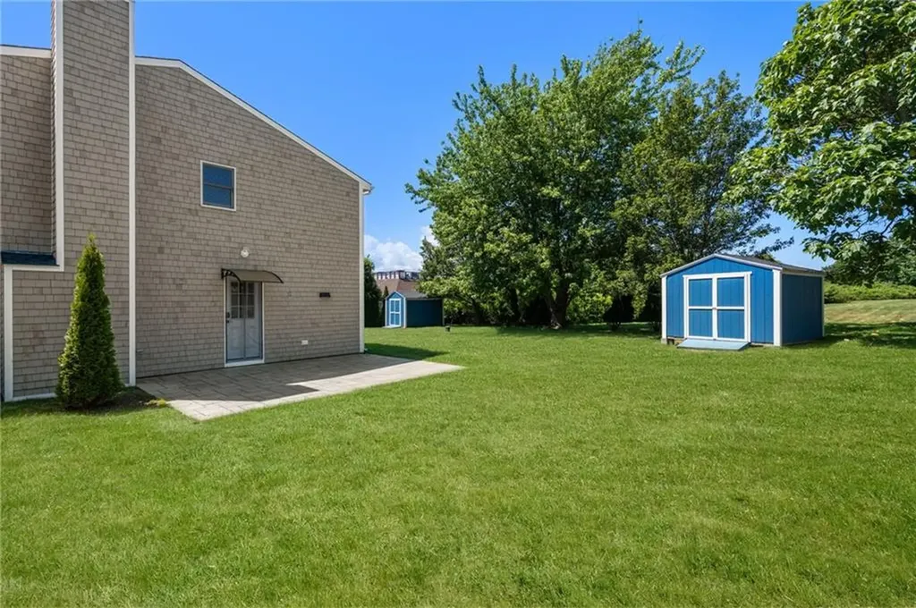 476 Green End Avenue Middletown RI 02842