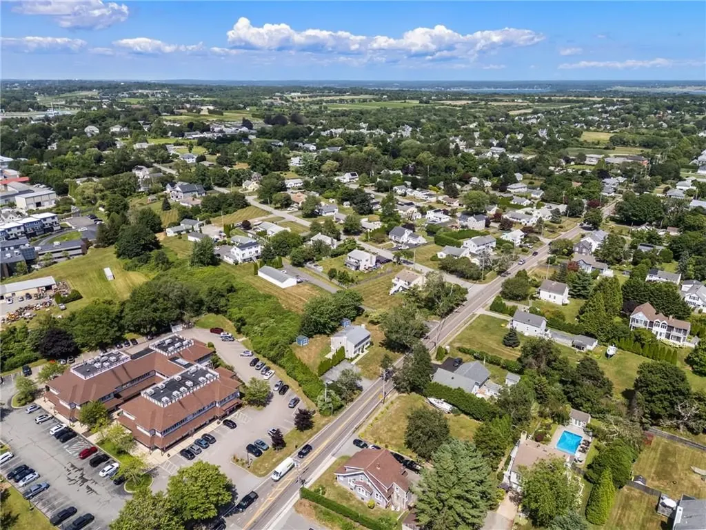 476 Green End Avenue Middletown RI 02842