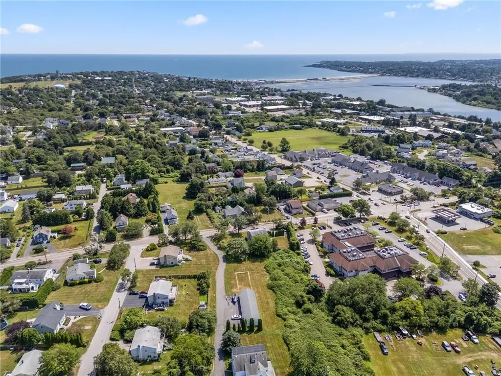 476 Green End Avenue Middletown RI 02842