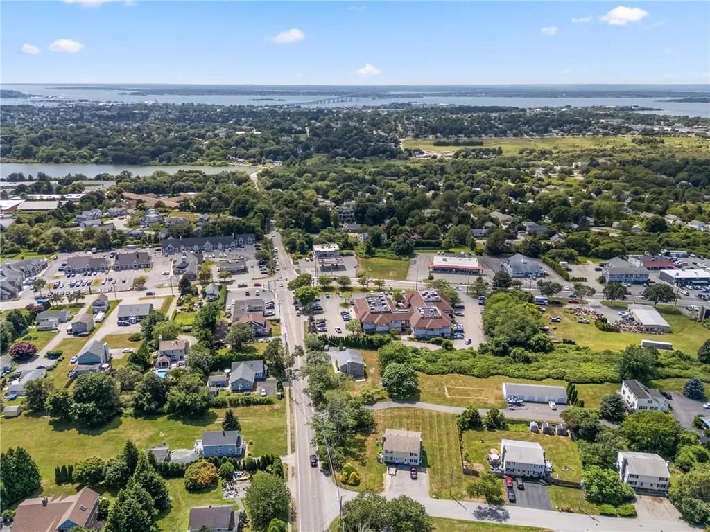 476 Green End Avenue Middletown RI 02842