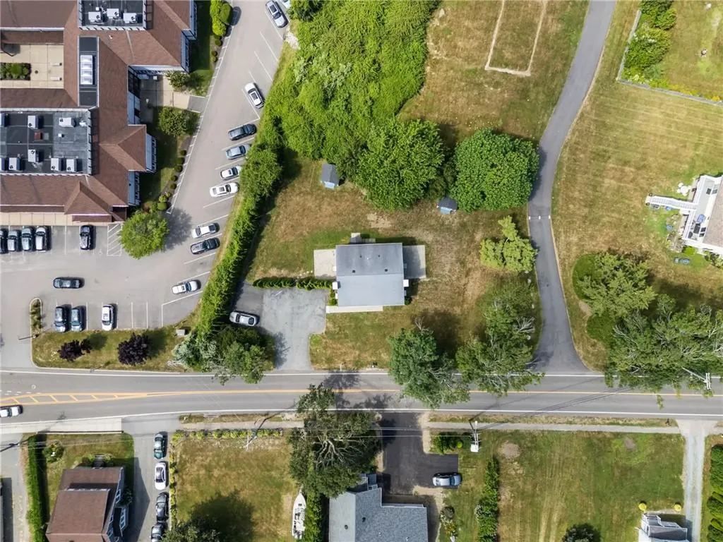 476 Green End Avenue Middletown RI 02842
