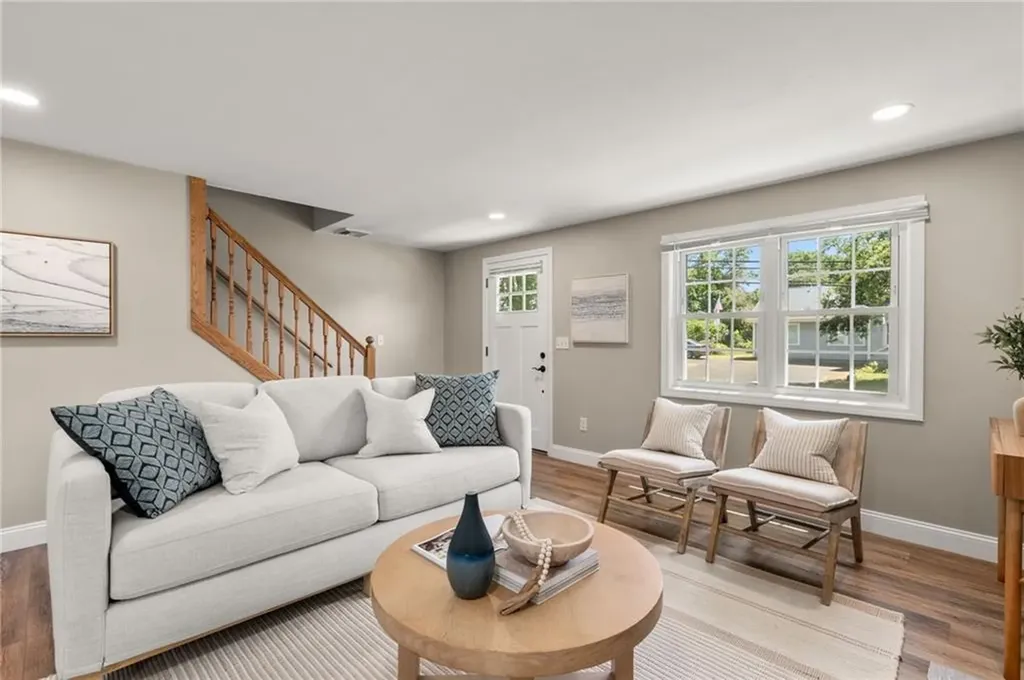 476 Green End Avenue Middletown RI 02842