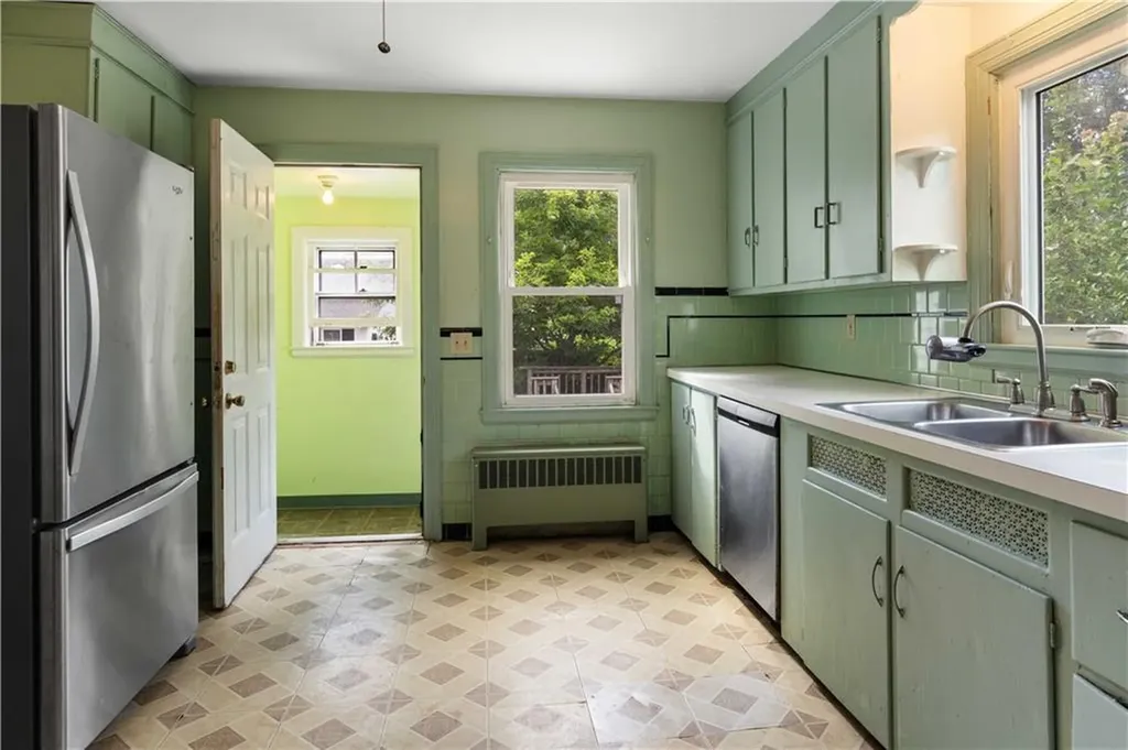 7 Turner Road Bristol RI 02809