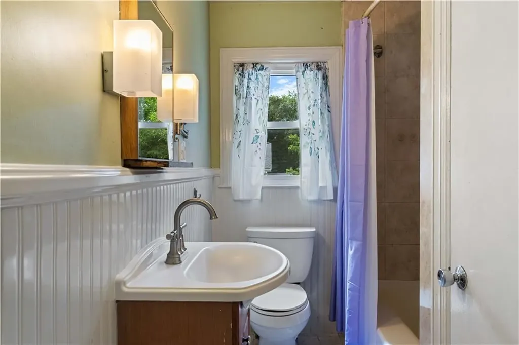 7 Turner Road Bristol RI 02809