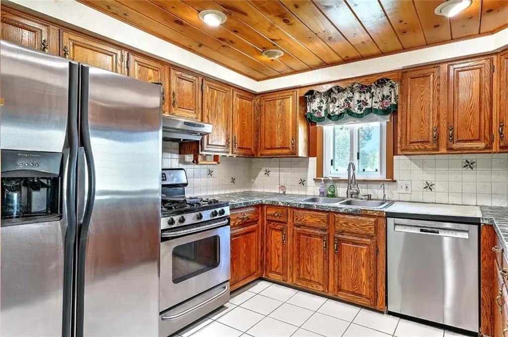 120 Hilton Road Warwick RI 02889