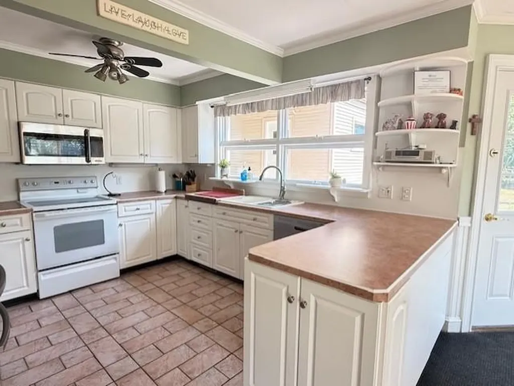 15 Windward Drive Westerly RI 02891