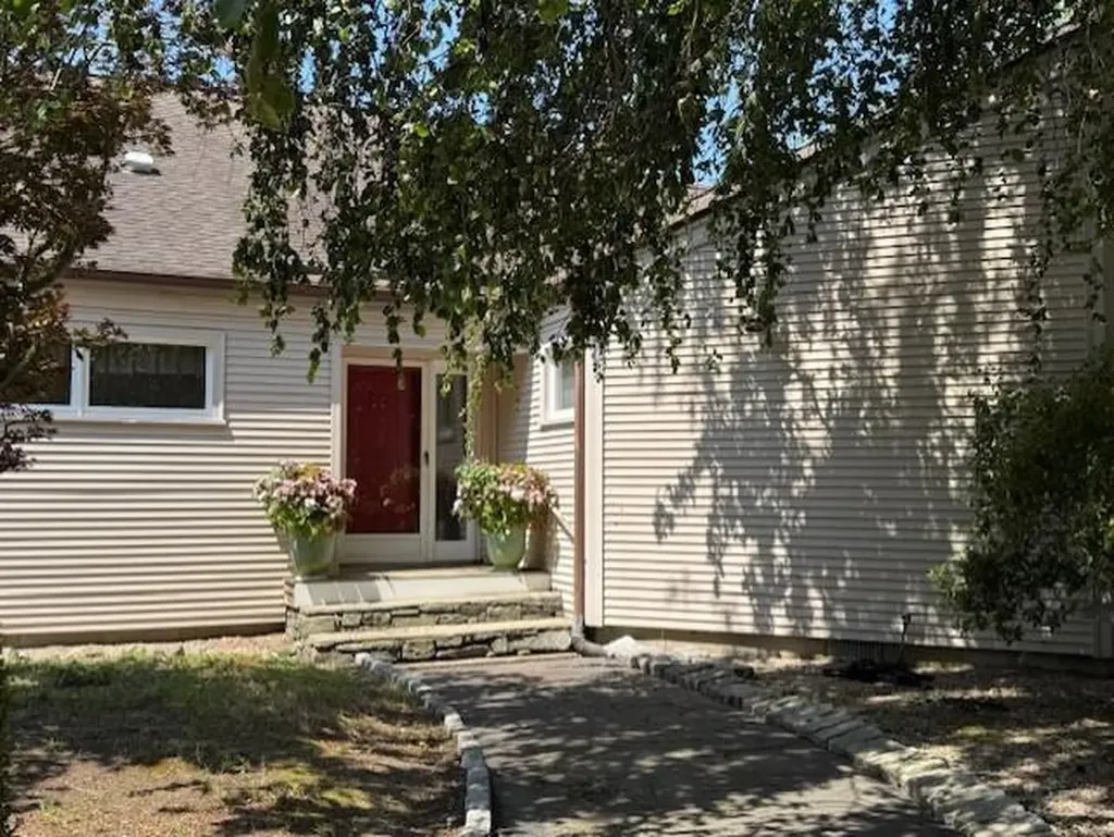 15 Windward Drive Westerly RI 02891