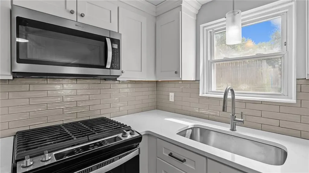 109 Concord Avenue Cranston RI 02910