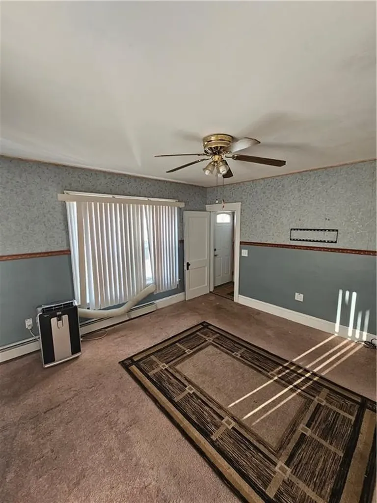 27 Mccabe Avenue Pawtucket RI 02861