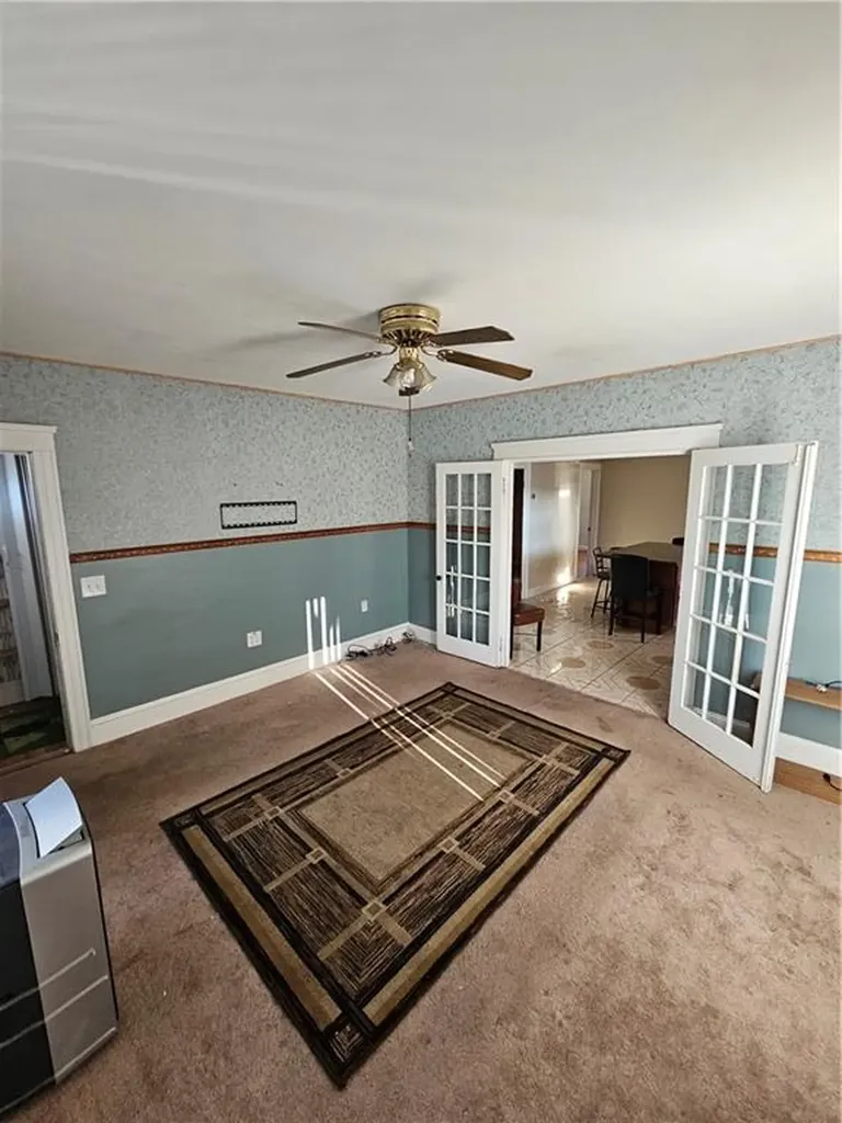 27 Mccabe Avenue Pawtucket RI 02861