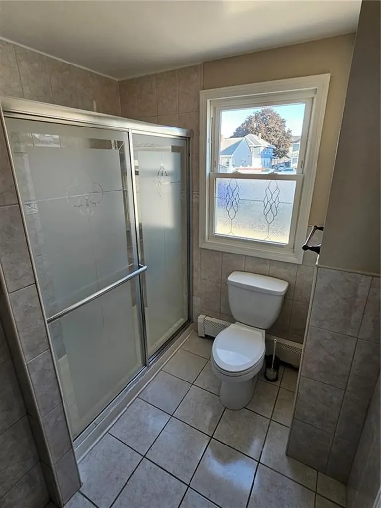 27 Mccabe Avenue Pawtucket RI 02861