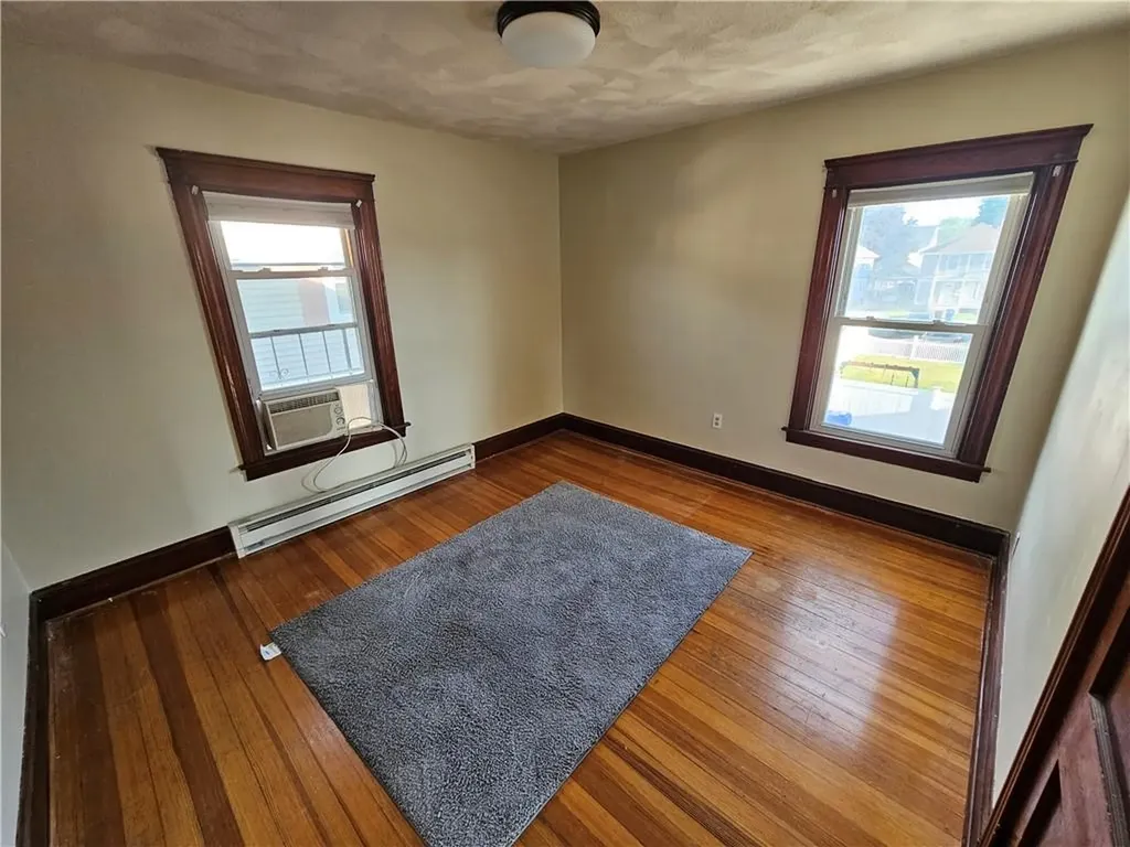 27 Mccabe Avenue Pawtucket RI 02861