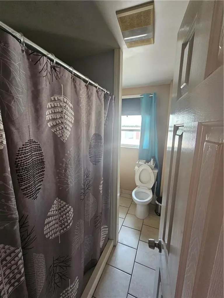 27 Mccabe Avenue Pawtucket RI 02861