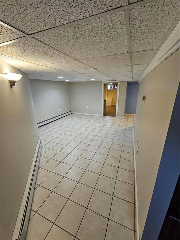 27 Mccabe Avenue Pawtucket RI 02861