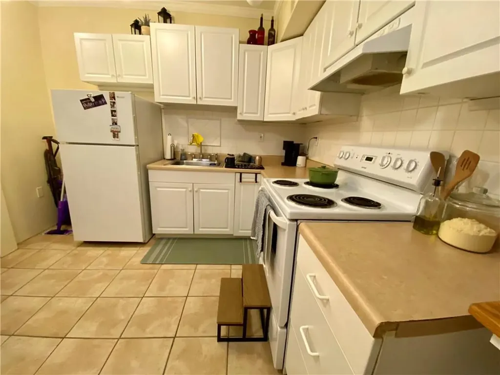 16 Clearview Avenue Portsmouth RI 02871