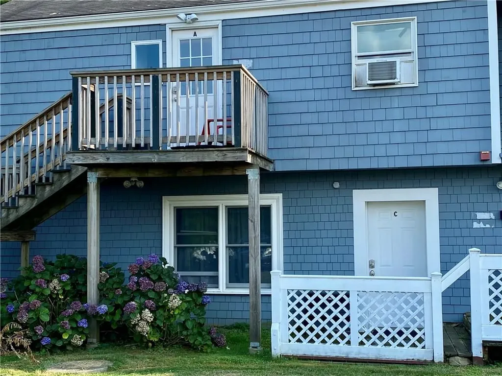 16 Clearview Avenue Portsmouth RI 02871