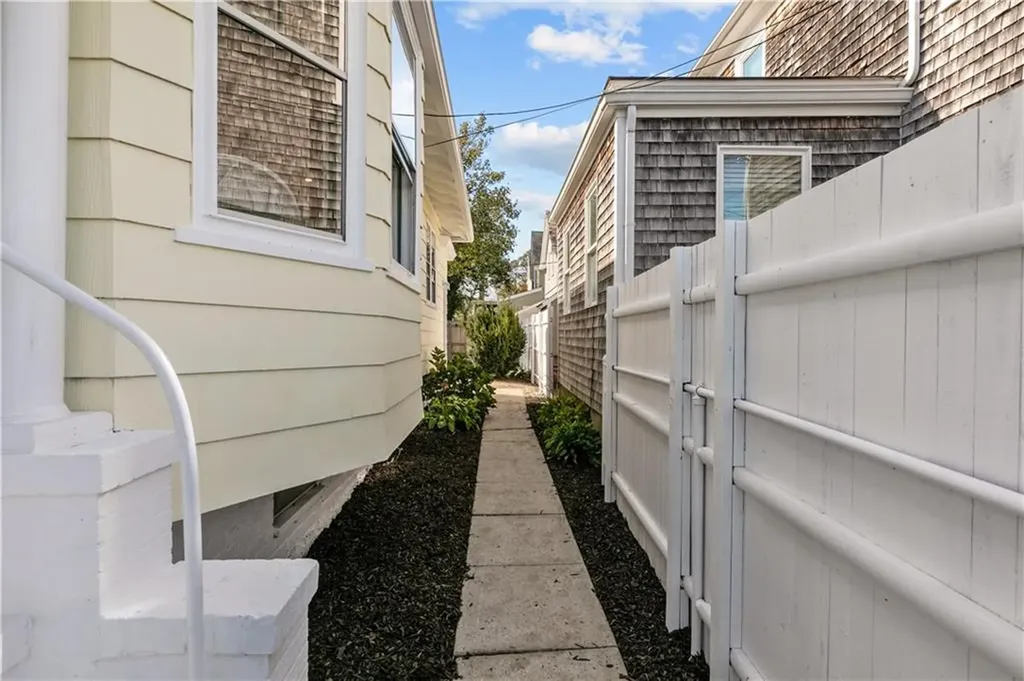 32 Tilley Avenue Newport RI 02840