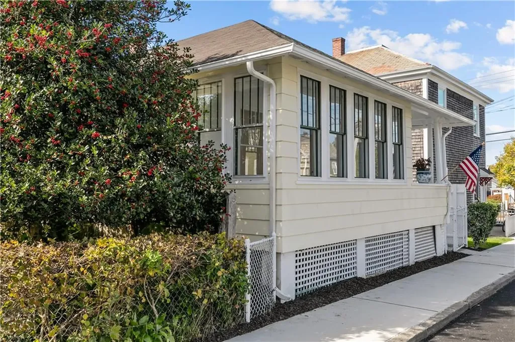 32 Tilley Avenue Newport RI 02840