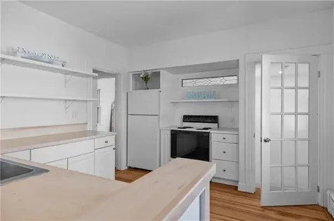 32 Tilley Avenue Newport RI 02840