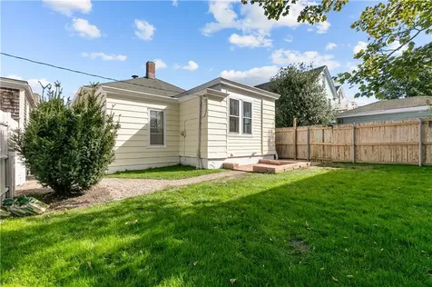32 Tilley Avenue Newport RI 02840