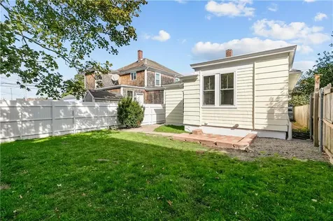 32 Tilley Avenue Newport RI 02840