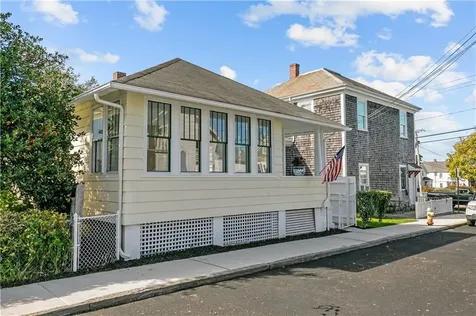 32 Tilley Avenue Newport RI 02840