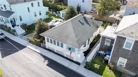 32 Tilley Avenue Newport RI 02840