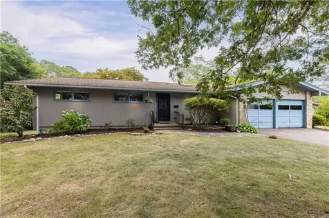 11 Guzeika Road North Kingstown RI 02852