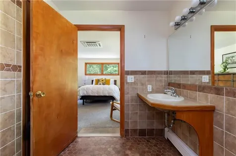 11 Guzeika Road North Kingstown RI 02852