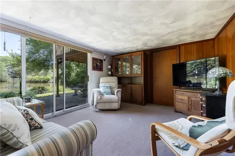 11 Guzeika Road North Kingstown RI 02852