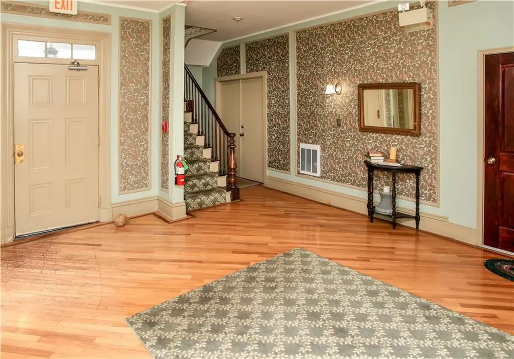 446 Bellevue Avenue Newport RI 02840