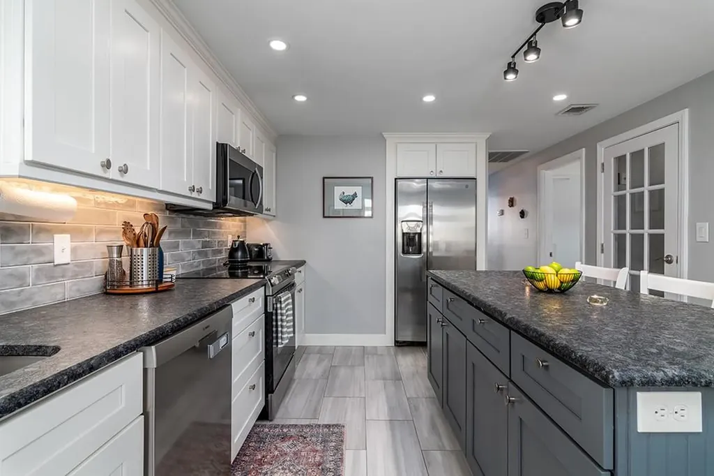 140 Carman Street Cranston RI 02910