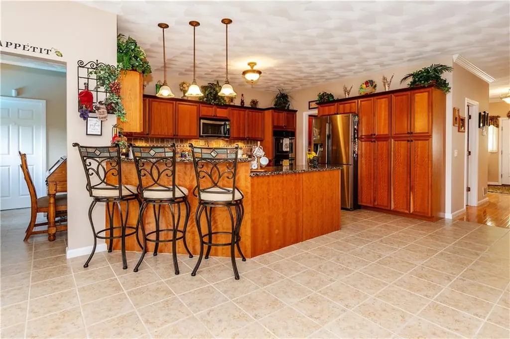 9 Wilshire Lane Cranston RI 02921