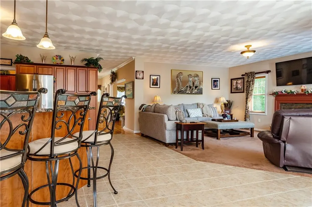 9 Wilshire Lane Cranston RI 02921
