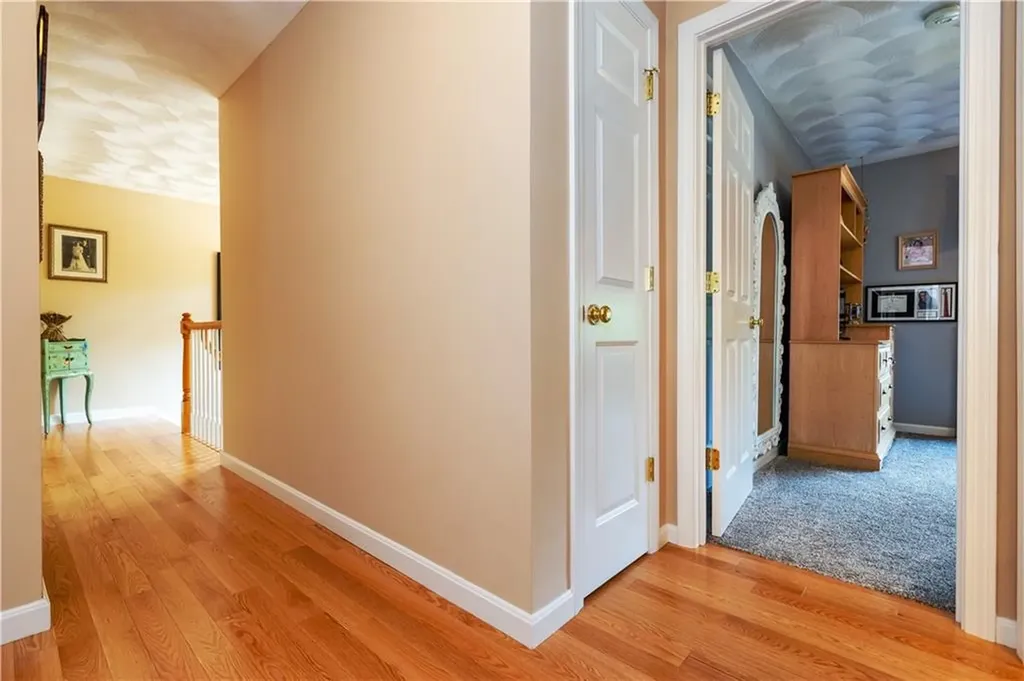 9 Wilshire Lane Cranston RI 02921